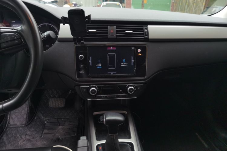 观致3 2016款 两厢 1.6L 自动致悦型中控内饰16