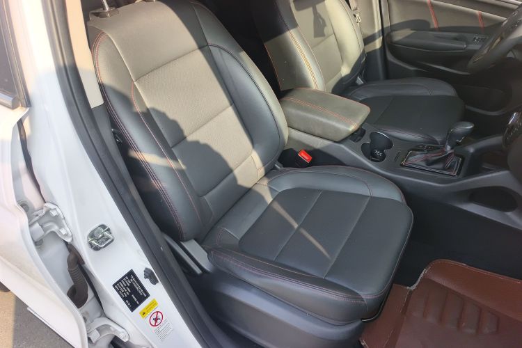 长安CS75 2016款 1.8T 自动精英型 国V局部细节41