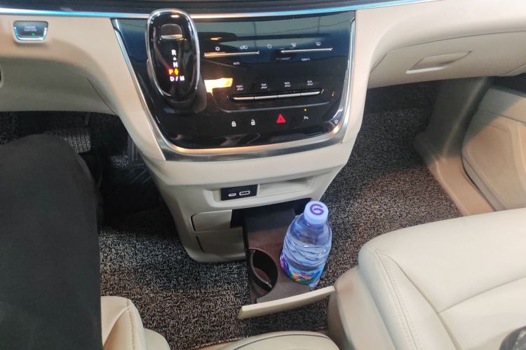 别克GL8 2021款 陆上公务舱 652T 豪华型局部细节18