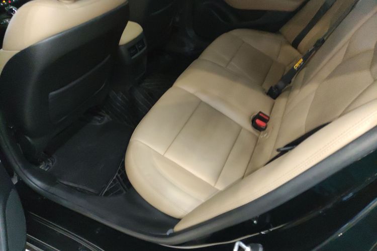 凯迪拉克CT5 2023款 28T 尊贵型中控内饰21