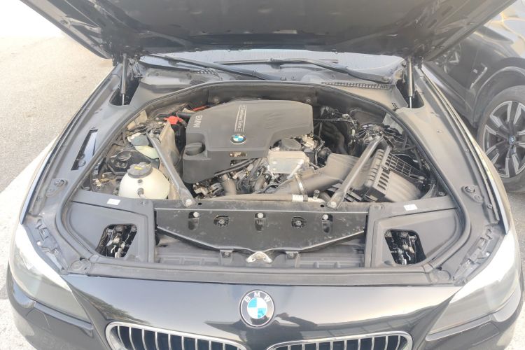 宝马5系 2017款 525Li 领先型机舱底盘24