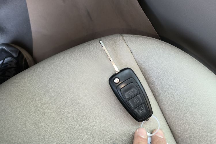 福特 福克斯 2017款 三厢 1.6L 自动舒适型智行版中控内饰11