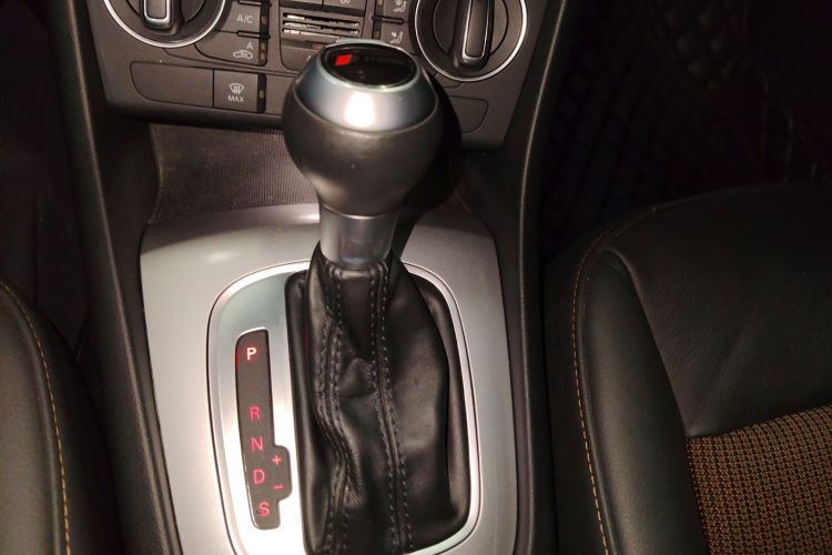 奥迪Q3 2017款 35 TFSI 时尚型局部细节18