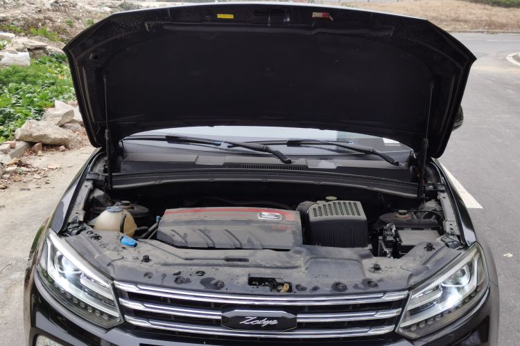 众泰T600 Coupe 2017款 1.5T 自动尊享型机舱底盘24