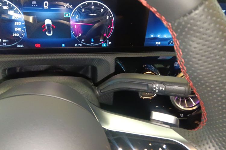 奔驰A级 2024款 改款 A 200 L 时尚型中控内饰18