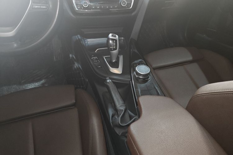 宝马3系 2019款 320Li 时尚型局部细节18