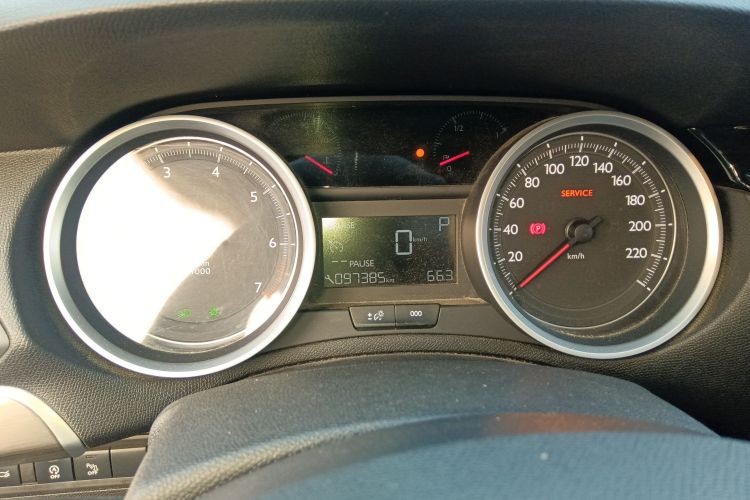 标致408 2018款 350THP 自动豪华版中控内饰14