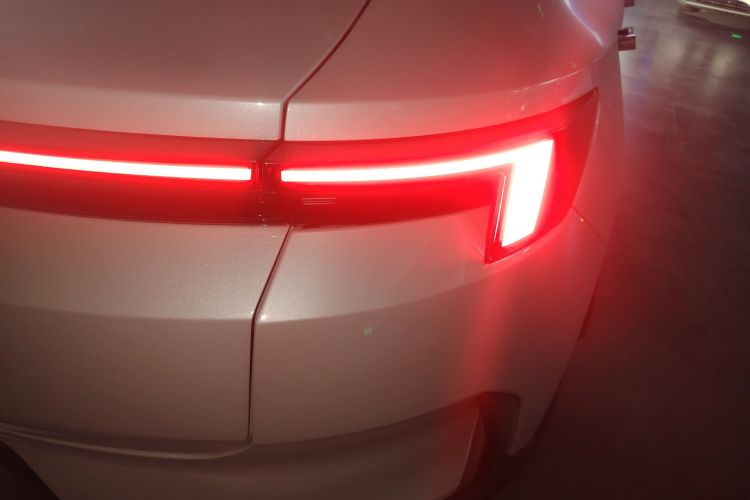 Polestar极星 Polestar 4 2024款 单电机标准续航PLUS 双星互联版车身外观6006