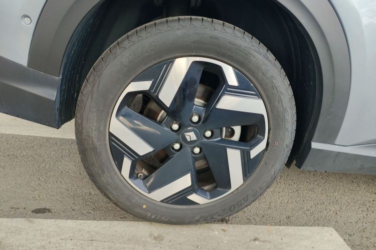 宝骏云海 2024款 140km 插混版车身外观6008