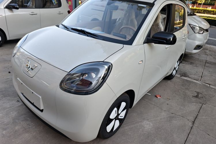 五菱汽车 宏光MINIEV 2025款 四门版 进阶款车身外观1