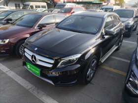 奔驰GLA 2015款 GLA 260 4MATIC 运动型