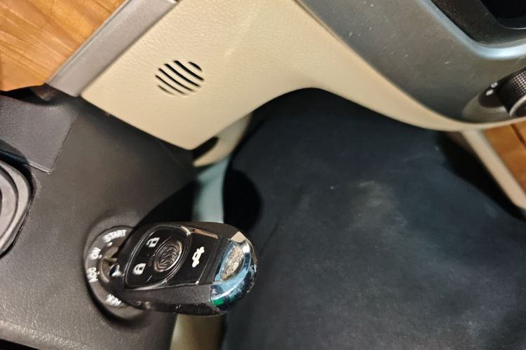 别克 凯越 2015款 1.5L 自动经典型中控内饰11