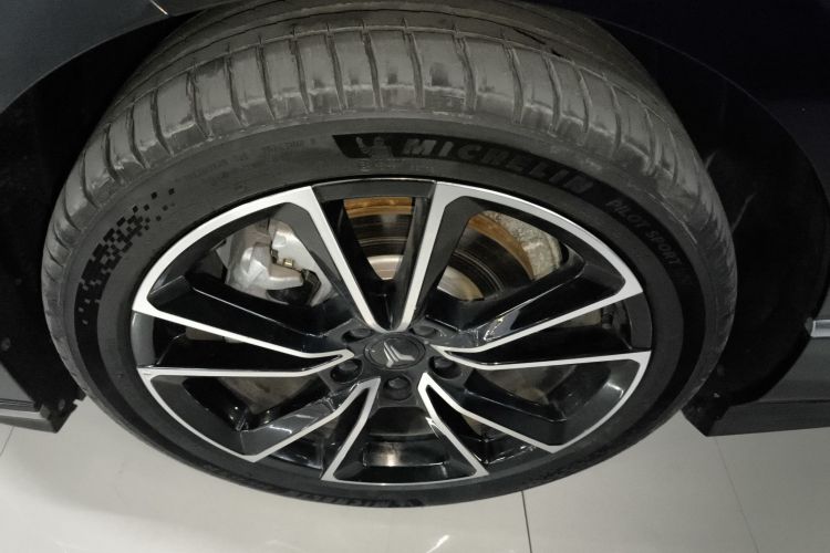 岚图汽车 岚图追光 2024款 PHEV 四驱超长续航旗舰版车身外观6001