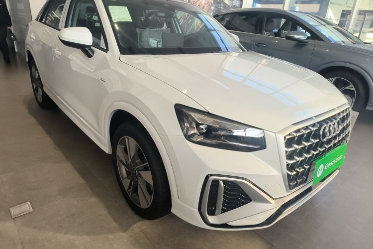奥迪Q2L 2025款 35TFSI 时尚动感型车身外观3