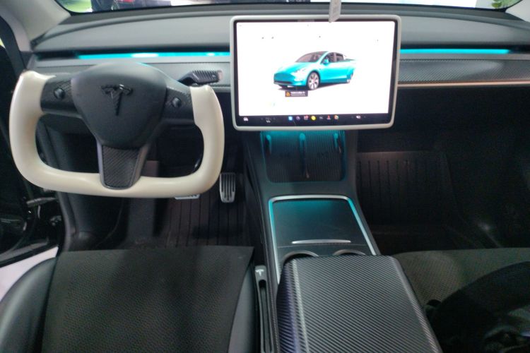 特斯拉 Model Y 2022款 改款 后轮驱动版中控内饰7002