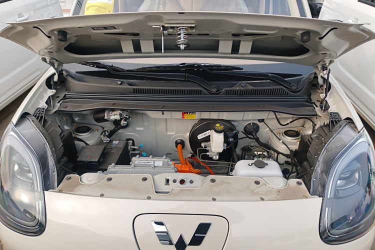 五菱汽车 宏光MINIEV 2025款 四门版 进阶款机舱底盘24