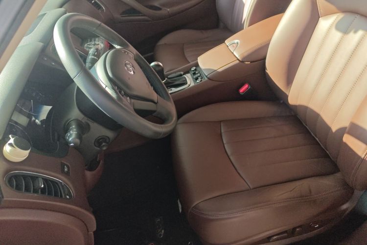 英菲尼迪QX50(进口) 2013款 2.5L 两驱优雅版中控内饰19