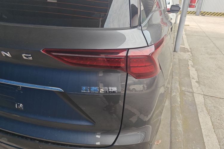 五菱汽车 五菱凯捷 2020款 1.5T CVT旗舰型车身外观9