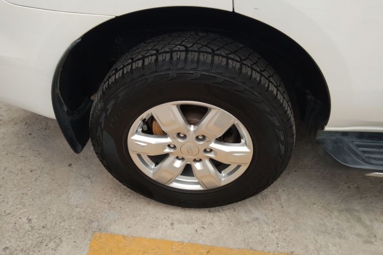 福特 撼路者 2017款 2.0T 汽油自动四驱菁英版 5座车身外观6008