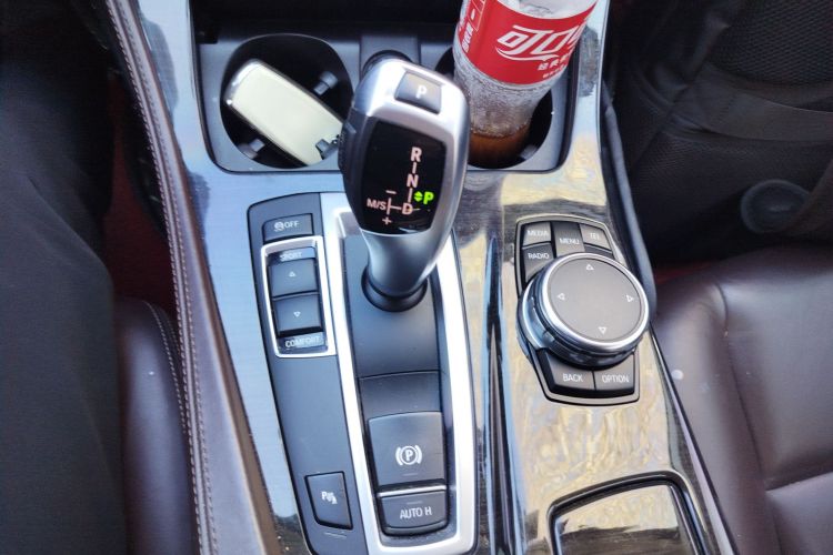 宝马5系 2014款 525Li 豪华设计套装中控内饰18