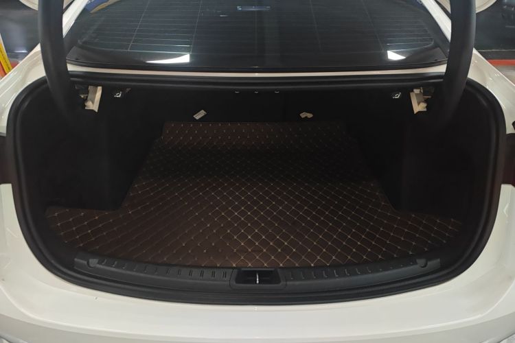 福特 蒙迪欧 2023款 EcoBoost 180 舒雅型机舱底盘23