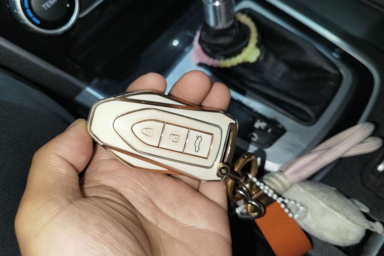 猎豹汽车 猎豹CS10 2017款 2.0T 自动都市型中控内饰11