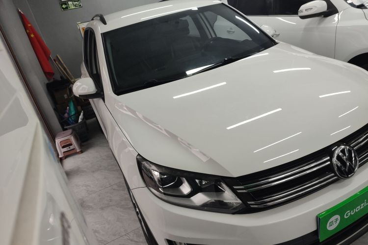 大众 途观 2016款 300TSI 手动两驱风尚版车身外观3