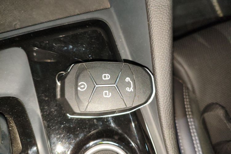 领克02 2021款 2.0TD 自动两驱劲 冠军版中控内饰11