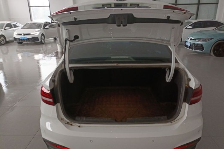 大众 朗逸 2023款 改款 1.5L 自动得逸版机舱底盘23