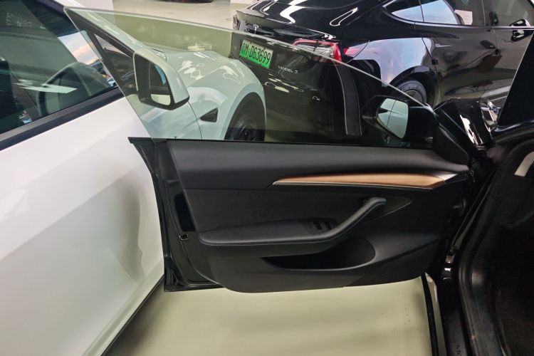 特斯拉 Model 3 2022款 后轮驱动版中控内饰47