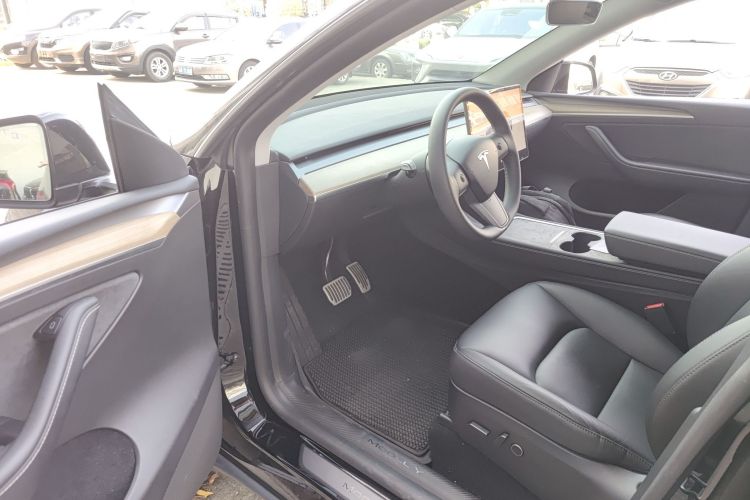 特斯拉 Model Y 2022款 改款 后轮驱动版中控内饰20