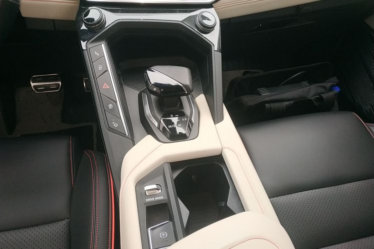 领克06 2020款 1.5T 耀Halo局部细节18