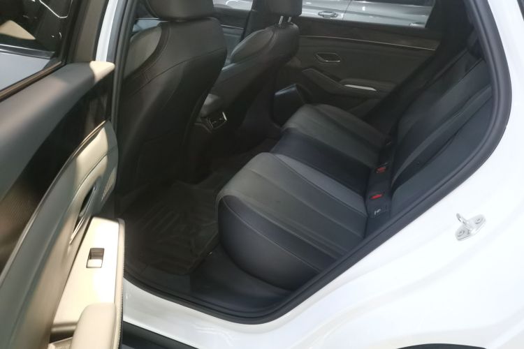 比亚迪 秦L 2024款 DM-i 80KM超越型中控内饰7004