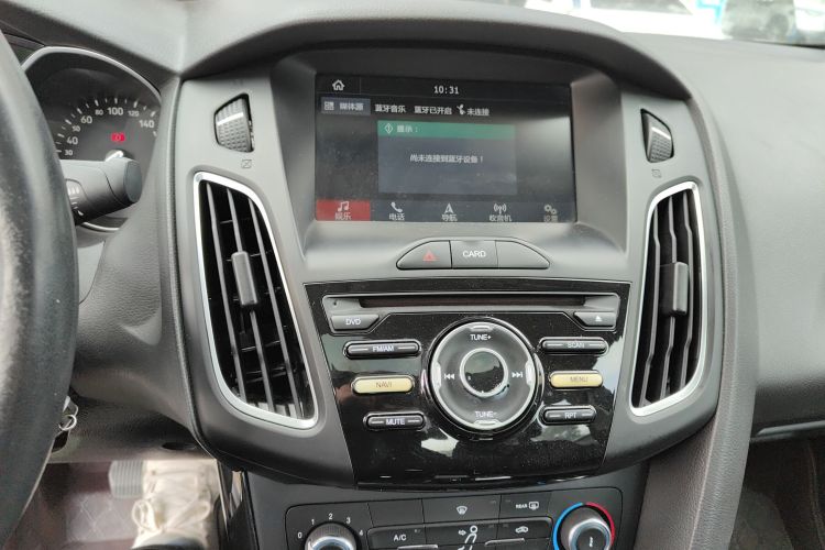 福特 福克斯 2018款 三厢经典 1.6L 自动风尚型智行版中控内饰16