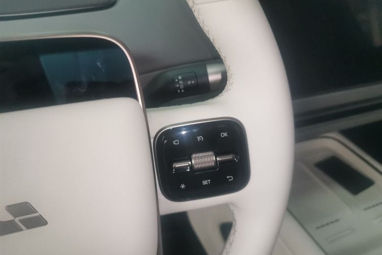 理想汽车 理想i6 2025款 两驱标准型中控内饰18