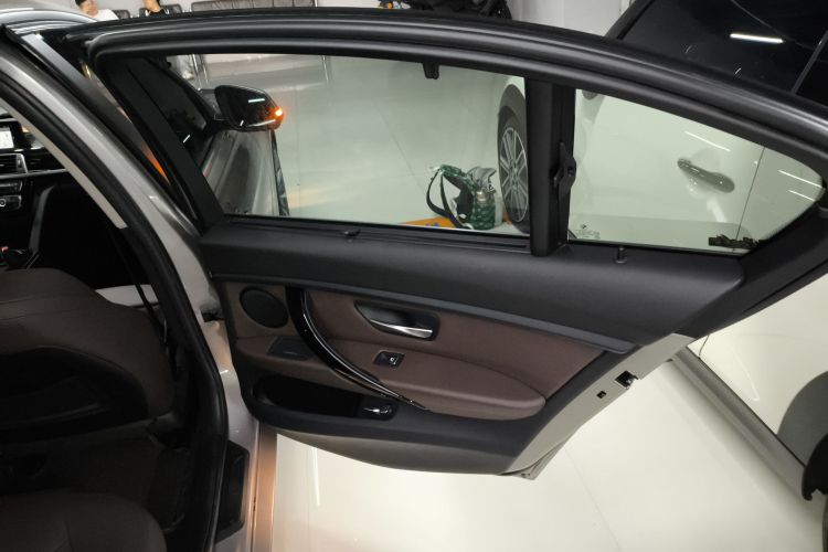 宝马3系 2019款 320Li 时尚型中控内饰7006