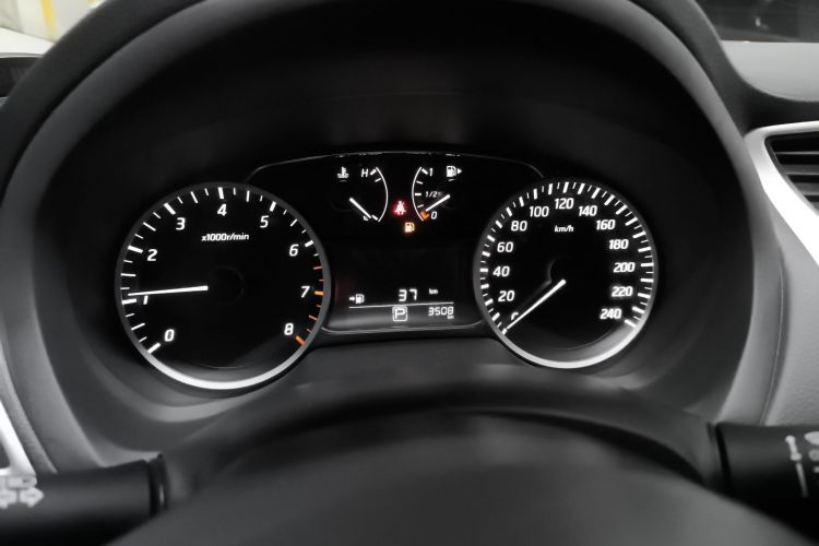 日产 轩逸 2024款 改款二 经典 1.6XE CVT舒适版中控内饰14