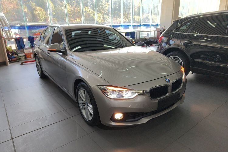 宝马3系 2016款 320i 时尚型车身外观6002