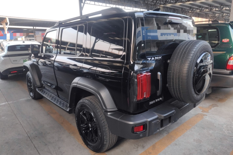 坦克300 2023款 越野版 2.0T 征服者车身外观4