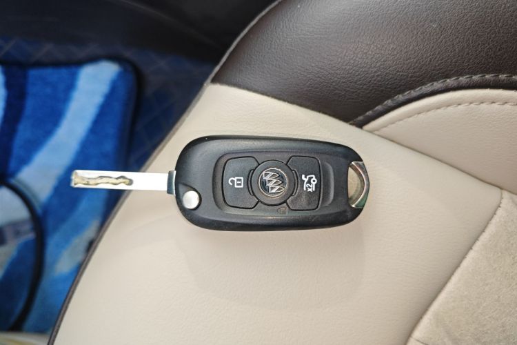 别克 威朗 2017款 三厢 15S 自动领先型中控内饰11