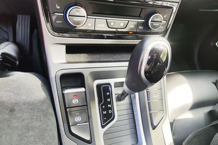 吉利汽车 帝豪GL 2020款 1.4T CVT尊贵型局部细节18