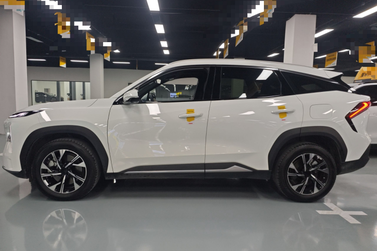 吉利银河 银河L7 2023款 1.5T 55km PRO车身外观4