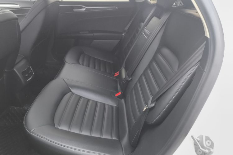 福特 蒙迪欧 2020款 EcoBoost 180 时尚型中控内饰7004