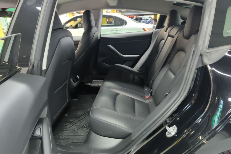特斯拉 Model 3 2021款 标准续航后驱升级版中控内饰7004