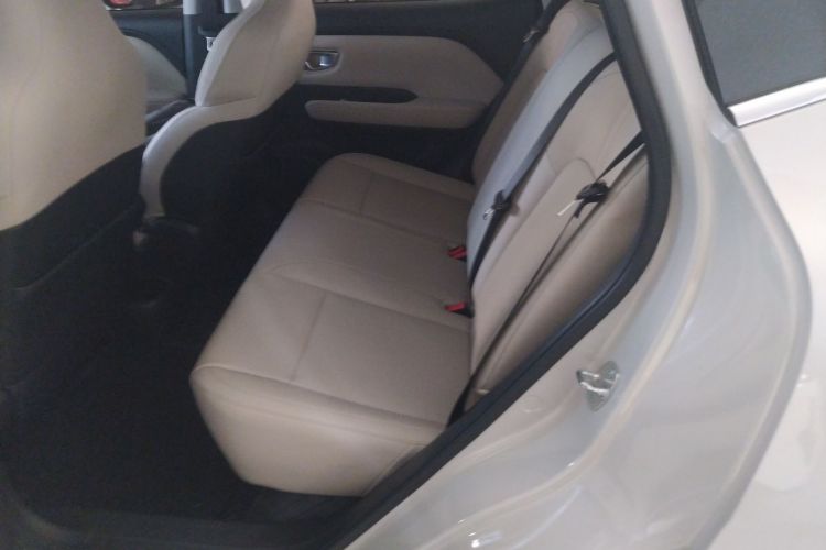 五菱汽车 五菱缤果PLUS 2024款 330km 五座版中控内饰21