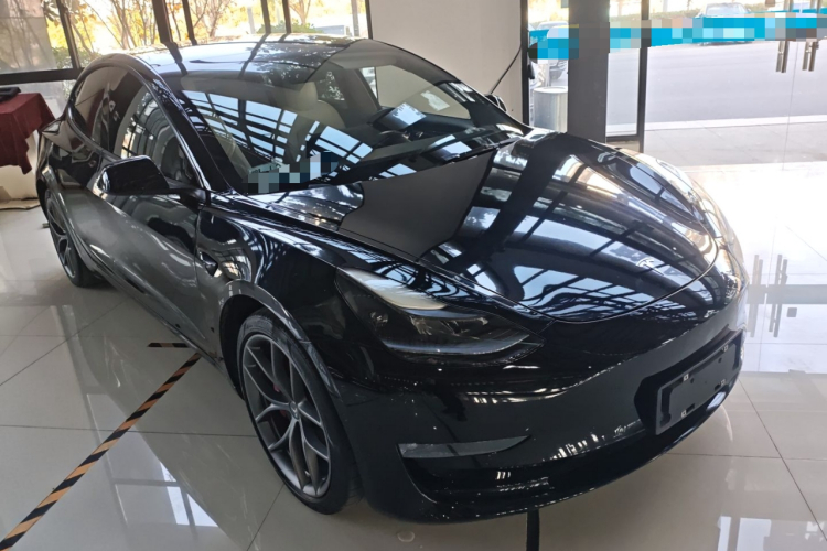 特斯拉 Model 3 2021款 Performance高性能全轮驱动版车身外观3