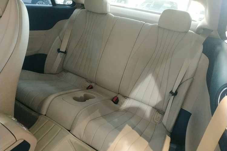 奔驰E级(进口) 2023款 E 300 轿跑车中控内饰7004