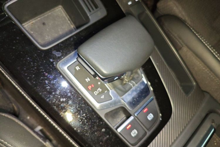 奥迪Q5L Sportback 2021款 45 TFSI 豪华型中控内饰18