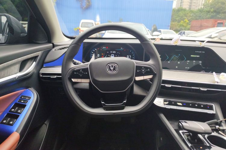 长安 逸动 2023款 畅享版 PLUS 蓝鲸NE 1.4T GDI DCT尊贵版中控内饰13