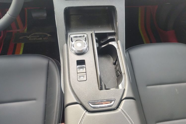 哈弗H6 2022款 第三代 1.5T 自动两驱Max中控内饰18